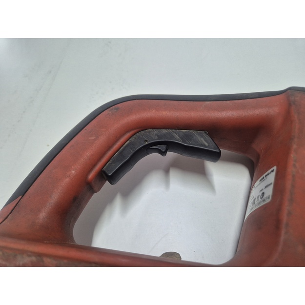 Hilti WSR 900-PE tiesinis pjūklas 900 W