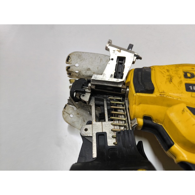 DeWalt DCN45RN akumuliatorinis ritininis viniakalis 18 V