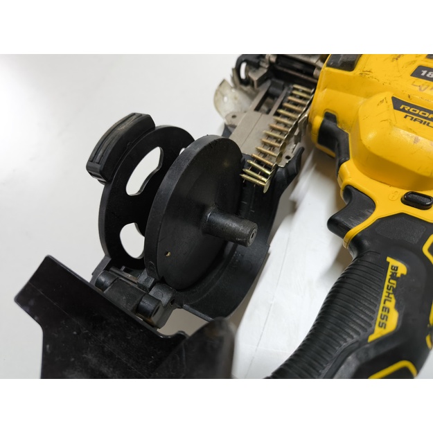 DeWalt DCN45RN akumuliatorinis ritininis viniakalis 18 V